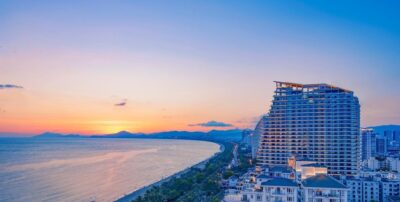 Sanya, China: Top rated 5-star Rock Platinum Sea View Hotel from only US$ 37 / night / room (65% OFF)!!